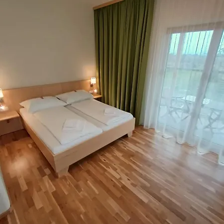 Gaestezimmer Familie Fries Habitación en casa particular